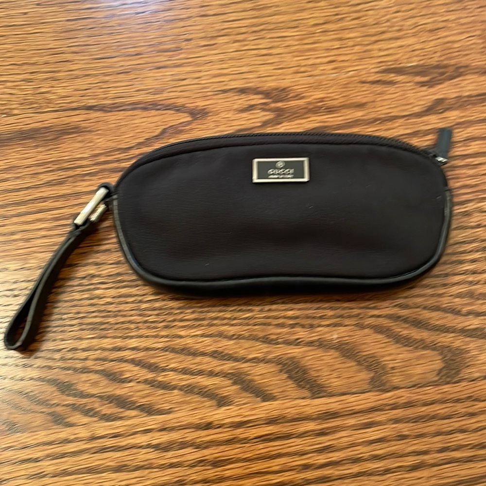 ✨host pick✨Gucci Zippered Soft Glasses Case
